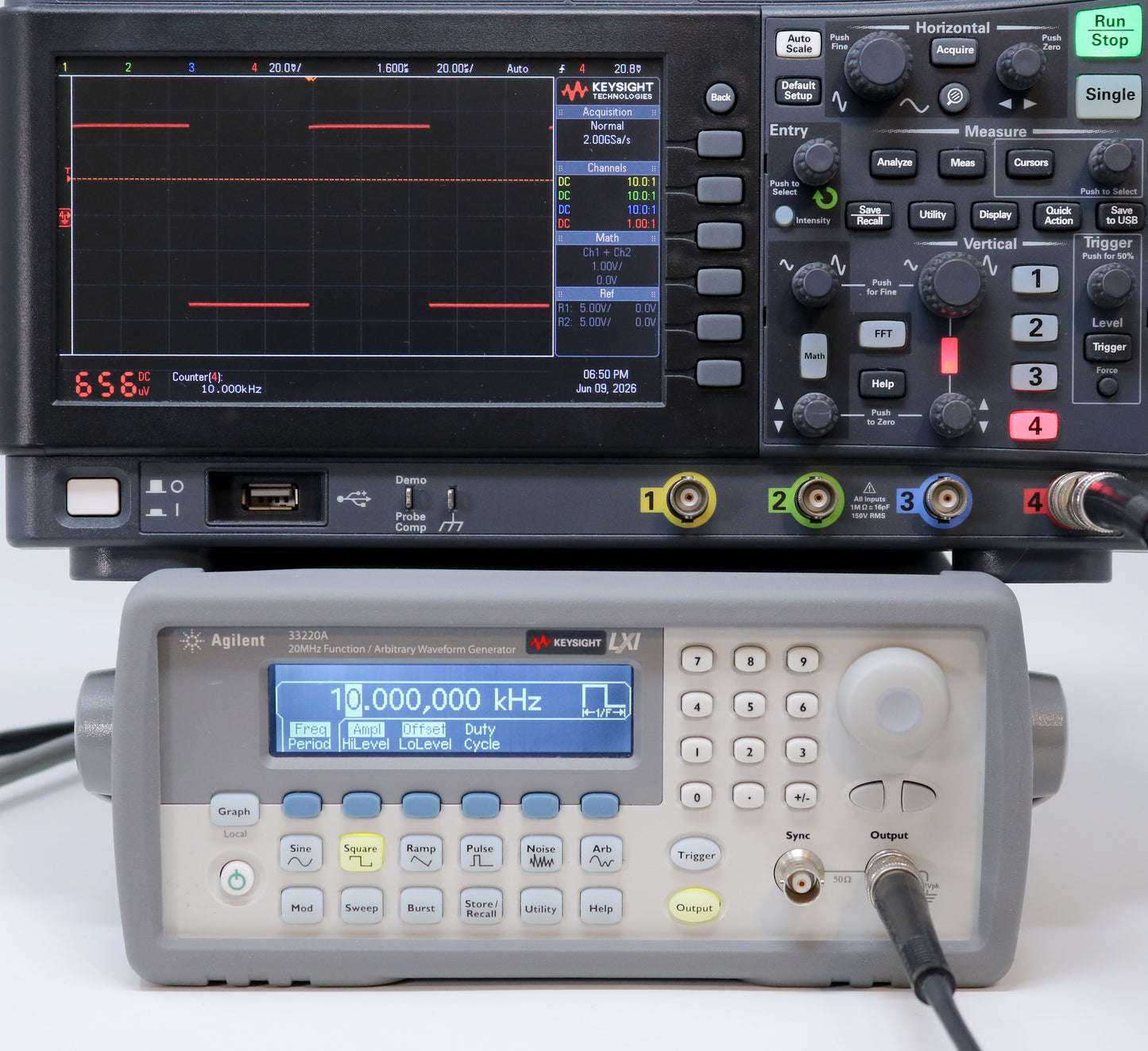 Agilent / Keysight 33220A 20 MHz Function / Arbitrary Waveform Generator. Clean