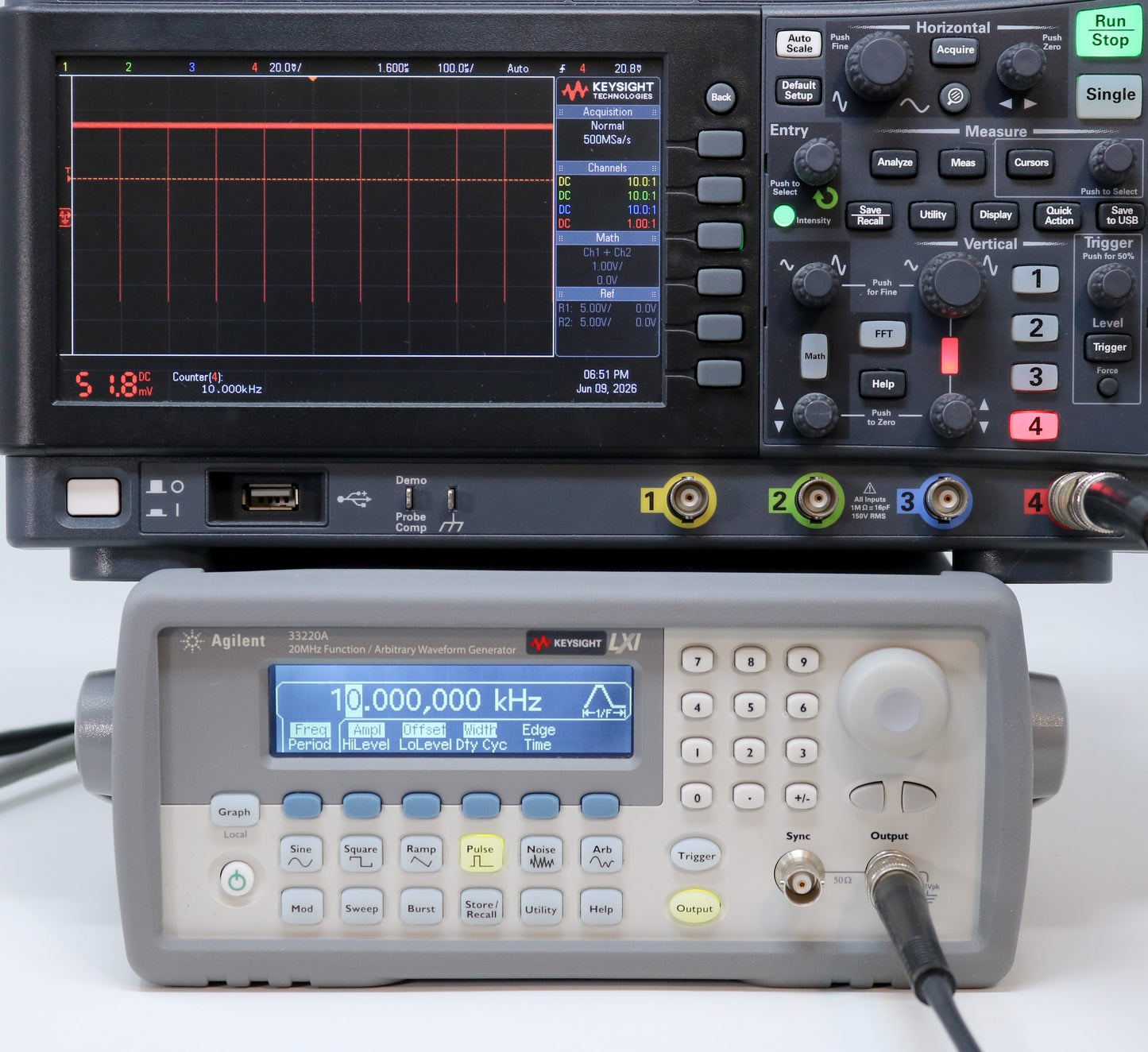 Agilent / Keysight 33220A 20 MHz Function / Arbitrary Waveform Generator. Clean
