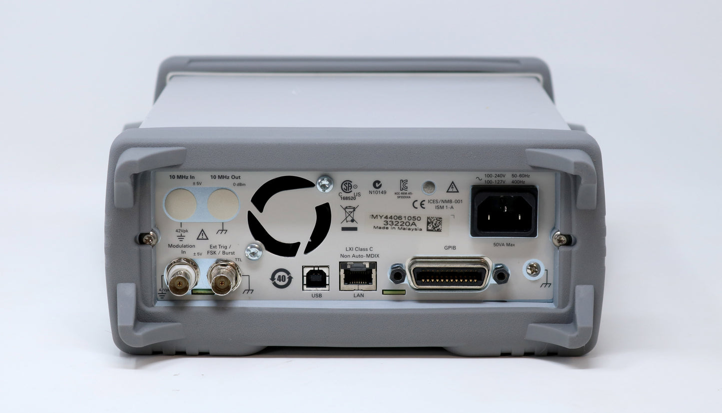 Agilent / Keysight 33220A 20 MHz Function / Arbitrary Waveform Generator. Clean