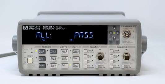 HP / Agilent 53132A 225 MHz 12 digits/s Frequency Counter/Timer. Options 001/030